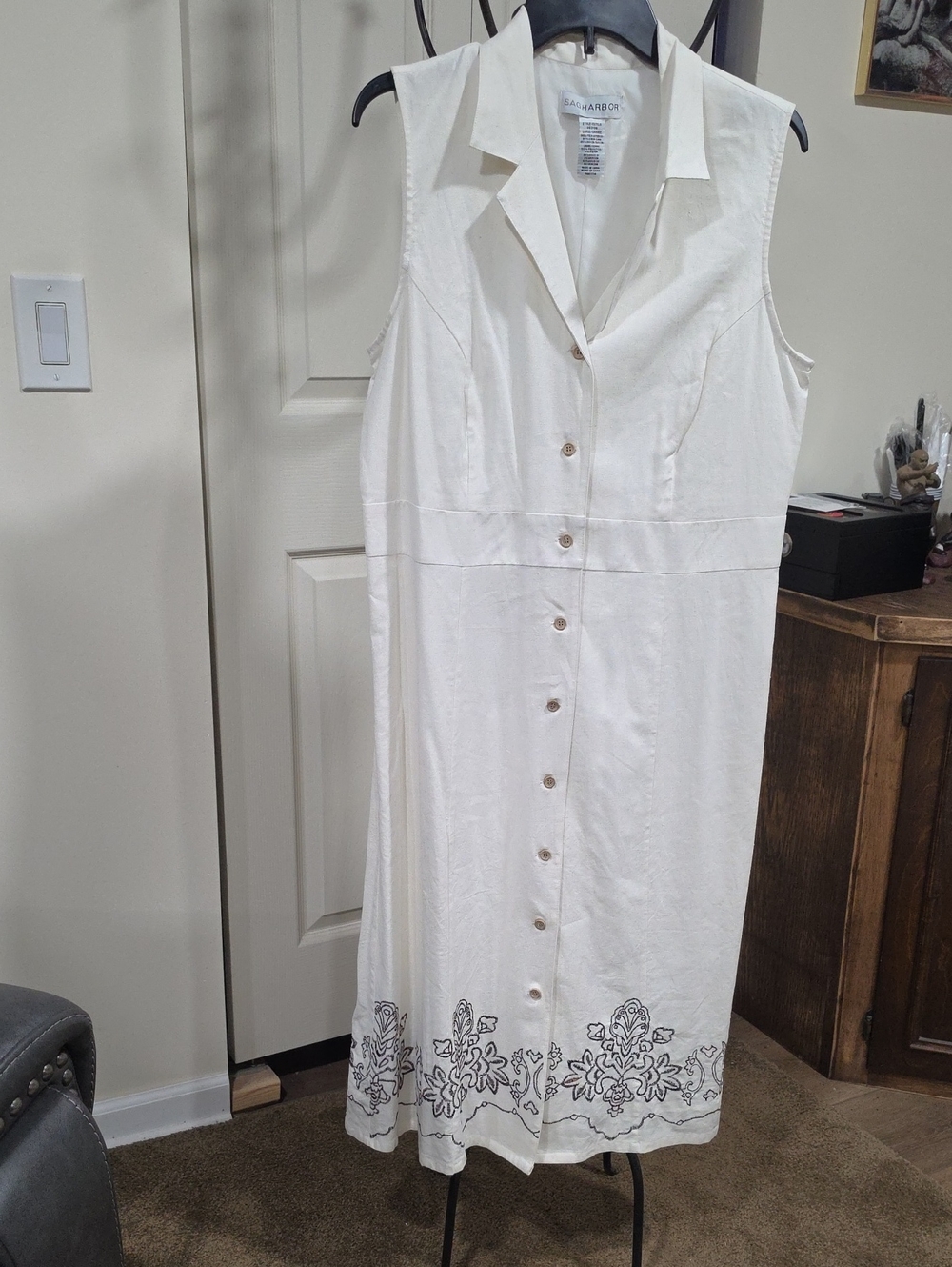 Sag Harbor White Sleeveless Linen Button-Front Midi Dress with Embroidered Hem